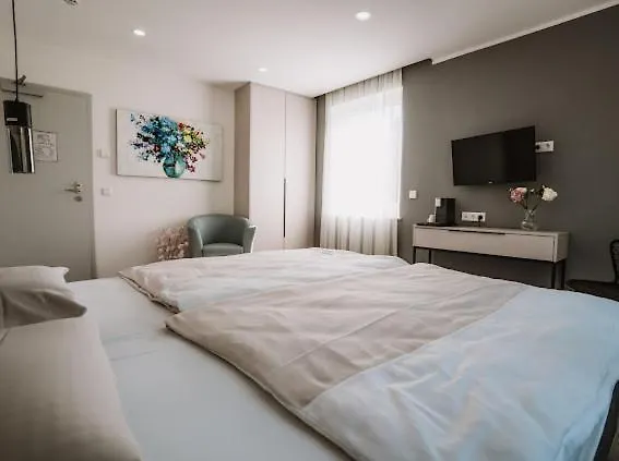 Mey Boardinghouse-1